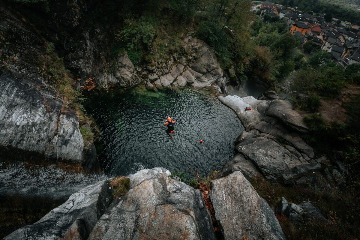 Osogna Pool von oben