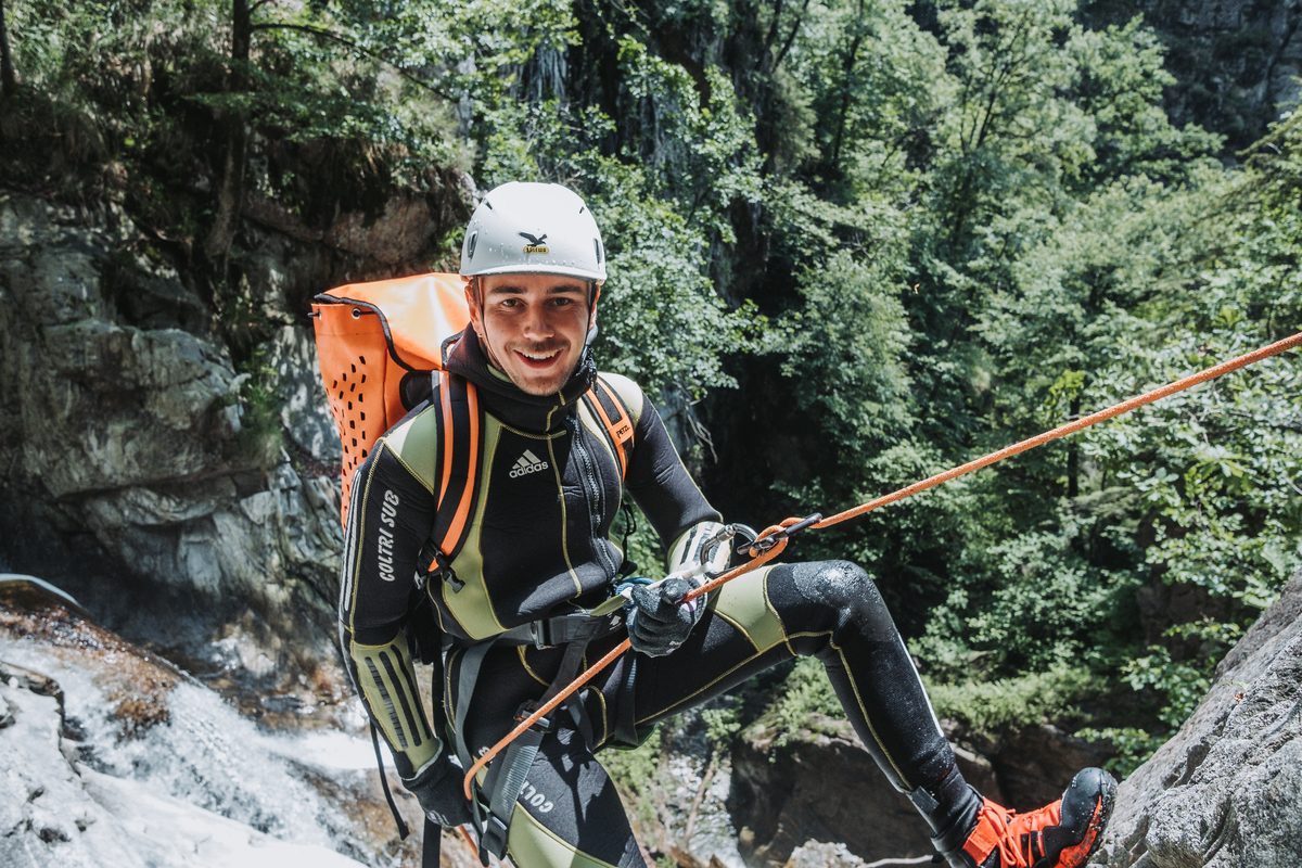 Heli-Canyoning Action